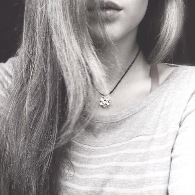 Hey I'm Marie & living in Romania ,but I'm a german girl :3 I love music ,art & all other creative drugs ♥️ Please follow me :*