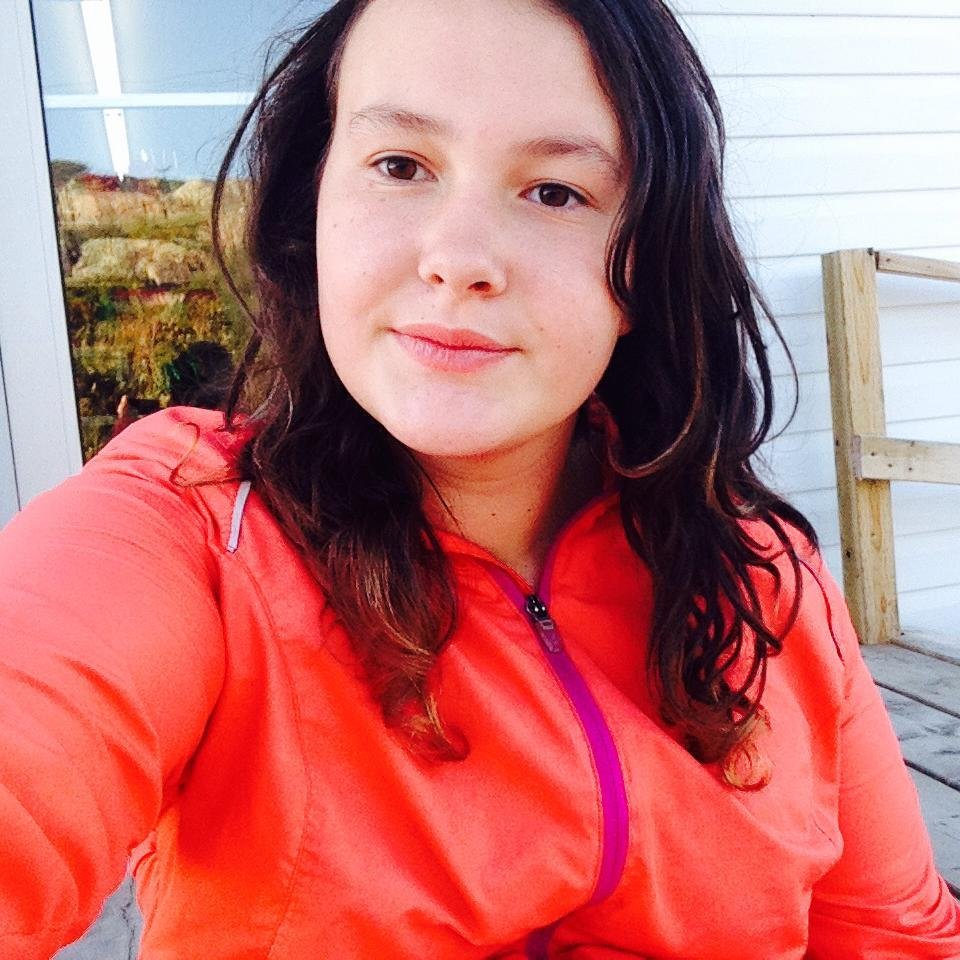 I am a big 1D fan 0/5 of them followed me :( I also love Ed Sheeran!  I love watching degrassi and I love the color orange & I love food! Follow me? xx