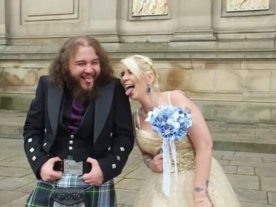 Im zany,love music,esp P!nk&rock paranormal stuff, fav show is Doctor who & the big bang theory,love harry potter trying to set up a charity too EFC