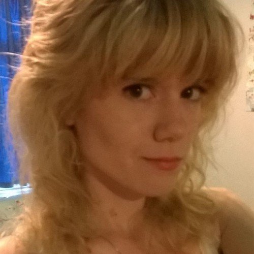 jenny_helen's profile picture. I run with scissors