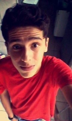 Unesperiano, Estatística, gosto de música, tocar violão, e sou muito feliz ;)