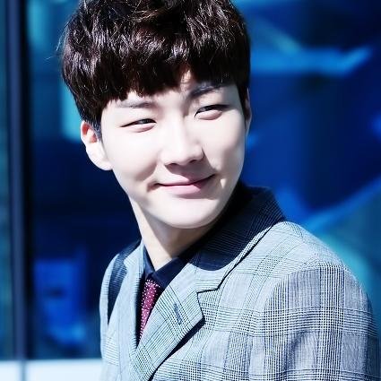 Inspirit ○ BBC ○ ARMY ○ A-LIGHT♥Fish&Piglet ♥ Açúcar ♥ @bykaukau wife, amante do XEROso.