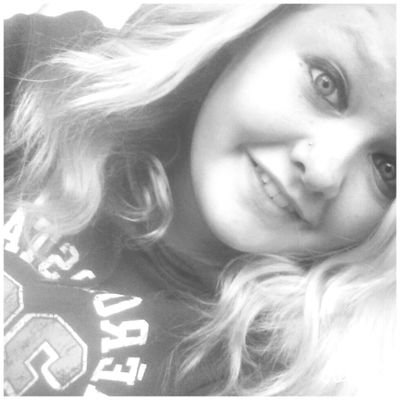 ·15
·5 ft 6in
·im a freshman
my mains are Kayla,Maddie, Tara, and I just want to live life to fullest 
love falling in reverse , black veil brides