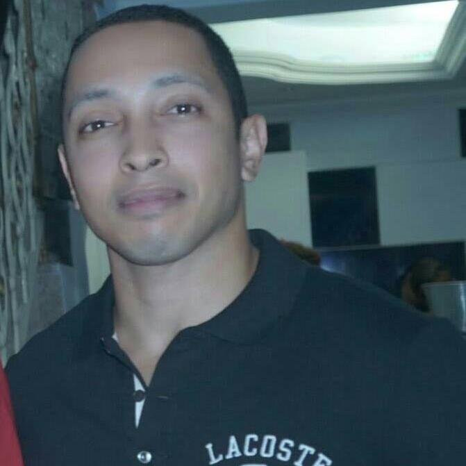 Advogado, especialista em causas militares, carioca, esportista e apaixonado pelo Rio de Janeiro.