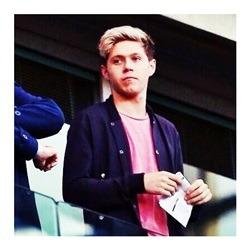 follow @hipsterfthoran and @escapingstyles bc we love you and so does your fav