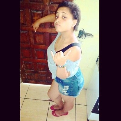 a menina dos videos ✌️✌️
veee la no face haha ❤️