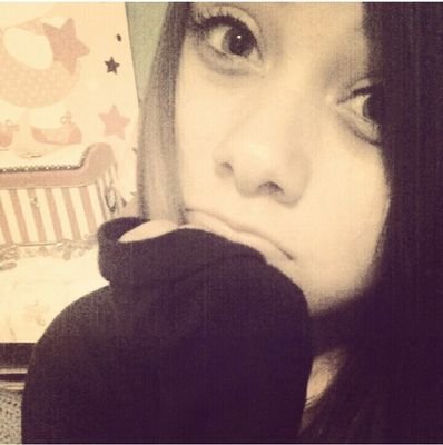 Aye, it's Destinee c: ✌
❤10/20/14 ❤
#Longboarding 
❤ Bands.Bands.Bands. ❤