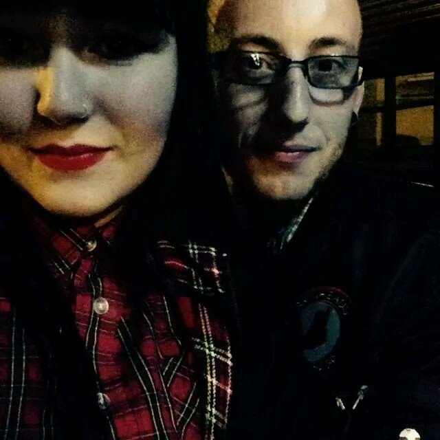 17. Skinhead girl from Reading. Training tattooist. Piercings. My Charlie ✌