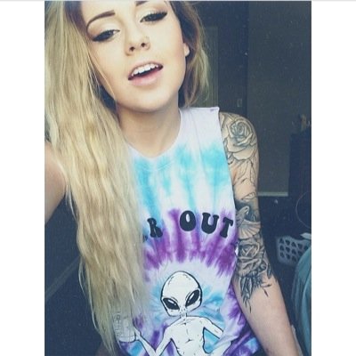Skye. 16. Bi. I fucked your mom in the pussy.