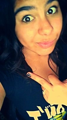 im a girl 16 years old i like to meet new people