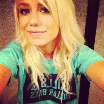 Singer/Songwriter, sister, friend. Recently moved to Seattle. New Studio, New Surrounding, New Life, New Rules! 
RP Acct 21+ only