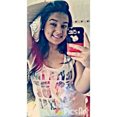 tenho 16 anos  sou corithiana  namoro & estudo ☺
