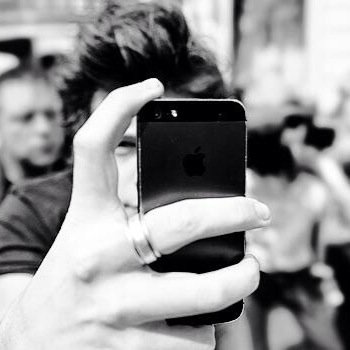 Posting the best vines of Harry Styles.