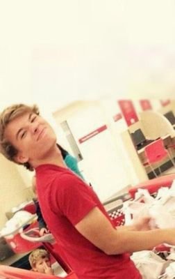 #AlexFromTarget 
Free follow from @confident__23 so follow her if you don't already.