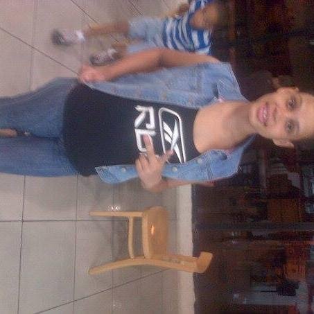 Wahaaha Me eNnCantA El PoetA CallejRoO SolteRa -_-      (I LoVe♥)
♥ ♥ ♥ 
CuanDo tu MeDaS yoO gRiitoO CoSMoO taRzaN :D :D .D