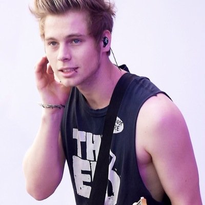a free follow from @socialxhemmo :)