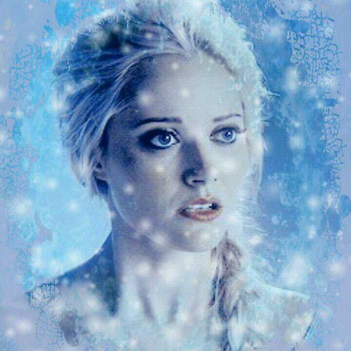 I am not the one you should fear. All I want is to have happiness and love in life and I hope love will thaw my frozen heart. {#OUATRP #Single #Lesbian}