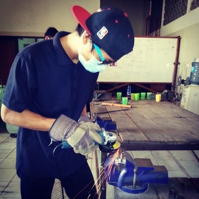 Bozok43's profile picture. Mechanical Engineering UMY 2013' | I am Biker