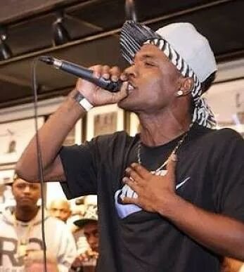 sou o TIGRÃO  .. somente hoje / sabãozinho / é de ladin / duelo de passinho e entre outros sucessos no funk! TWITTER OFICIAL
