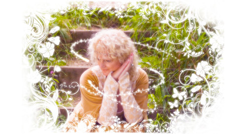 Illustrator, angel card reader and designer, and angel channel.
Dream, love, laugh, dance!