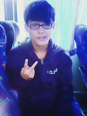 ♥♥SMAN 10 Tangerang/ XII IPS 3/2014/2015♥♥
you can called me riskur. Song Writter,simple,History maniac#

I ♥ Allah. I ♥ Ir.Soekarno&MohHatta. I ♥ Pancasila.