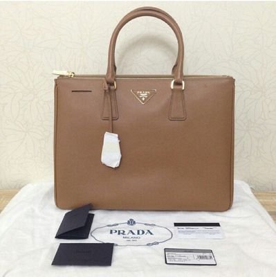 Toko Tas Branded Online Terpercaya | Follow Kami Untuk Mendapatkan Produk Handbag Wanita Berkualitas | Email : theladiesbag@gmail.com
