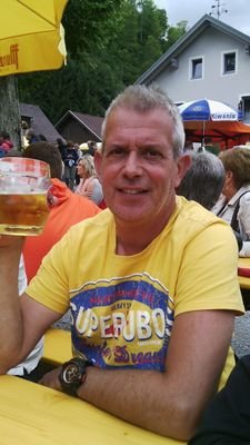 geocacher, levensgenieter, muziekliefhebber, glasvezelspecialist, motormuis