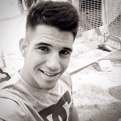Juego a futbol , voy al gym, pinxe de cocina