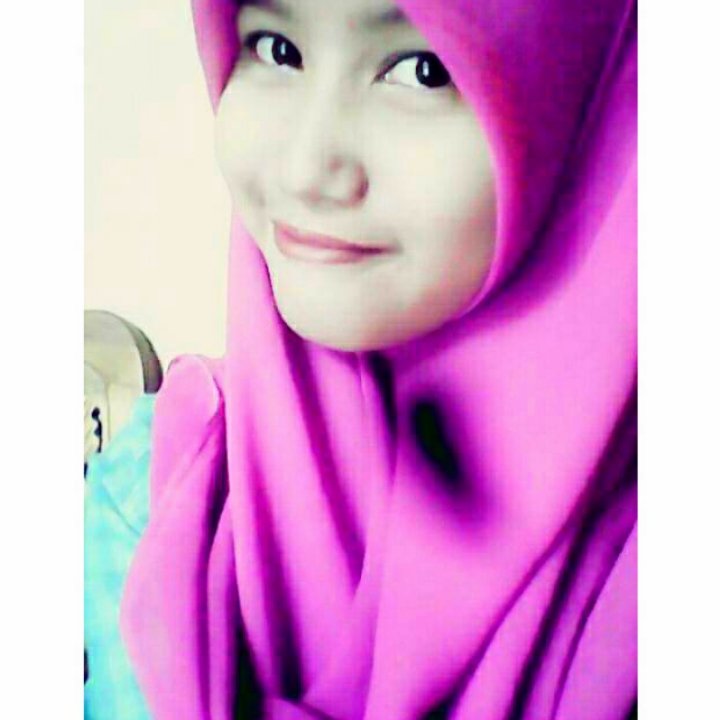 Hii stalker :p | Just be your self ☺ | SMKN2BDL | 12
 TAV2 | 18 Juli 1998 |