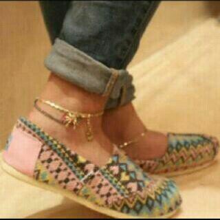 sh__a1's profile picture. واللي يحبّك ! يحفظك مآ بين قلبه وعيونه..