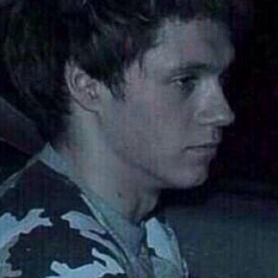 hiii please go follow @lukeftniaIler :)) MUST ASK HER FOR A FB