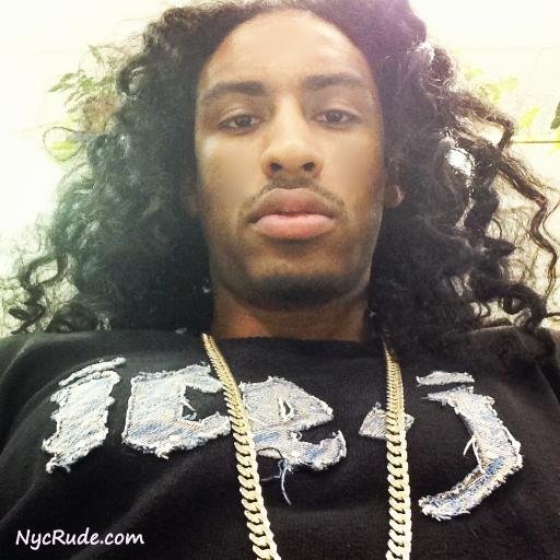 The Official Fan/Support Page for Upcoming Artist Rudebwoy Roscoe http://t.co/Tej9K5idZd  http://t.co/uHnADahGpF