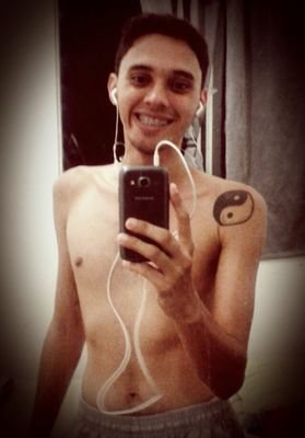 Quando amamos encontramos na verdade do amar a única coisa que de real importa à vida humana, viver intensamente.