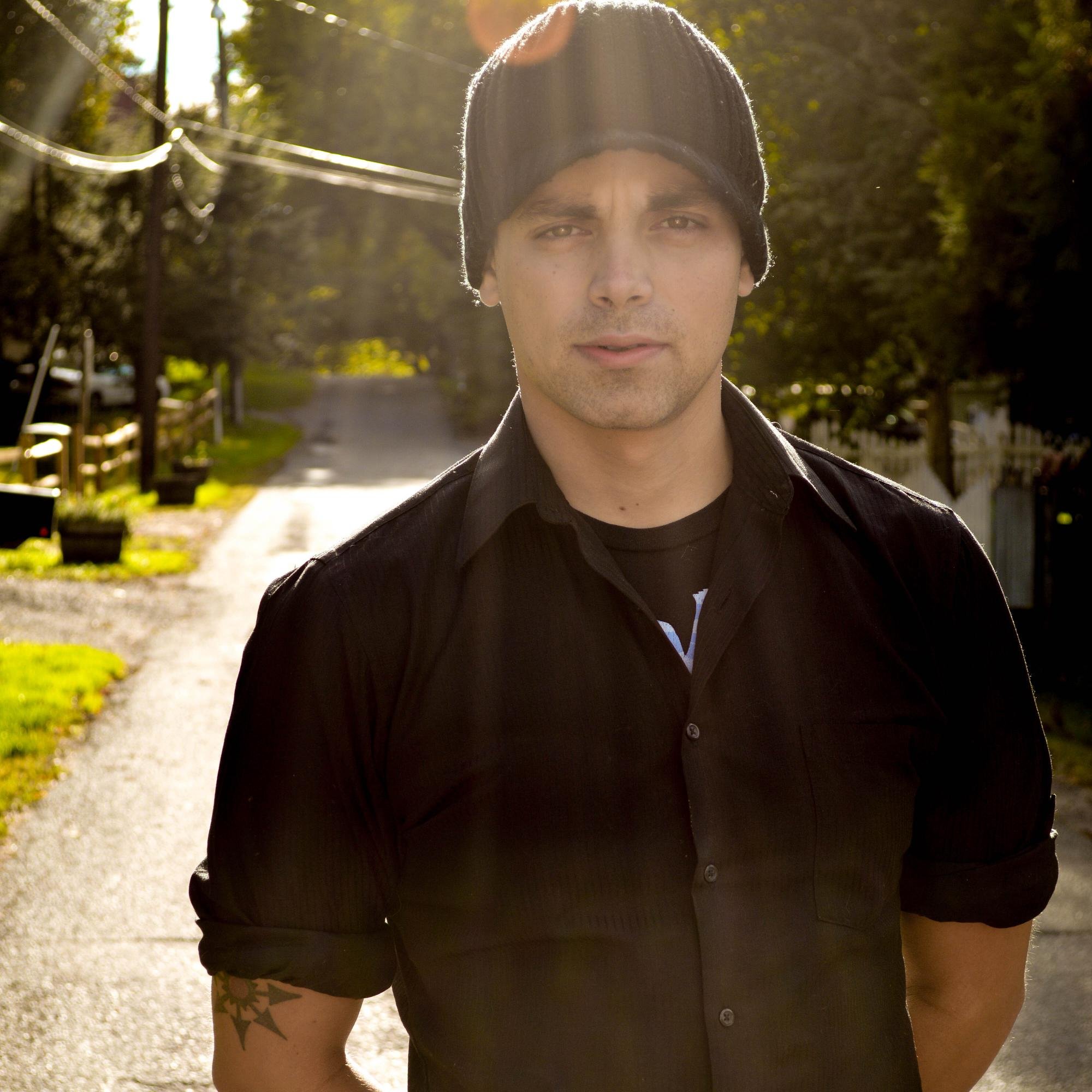 CalRaven89's profile picture. Packer Fan, Post Hardcore Fan, Anime fan. Dog lover.  in the middle.