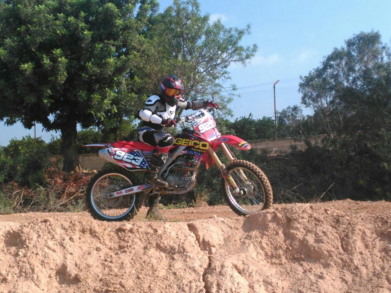 The official twitter account of PEPEKEÑO, amateur motocross. #923.