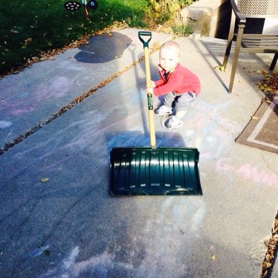 Father, husband, energy economist, political junky. Volunteer and former municipal councillor.