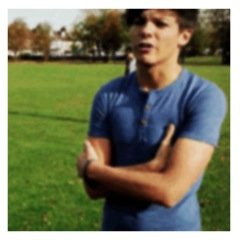 SEND FOLLOWS TO @happywithiouis ITS AN I NOT AN L IN LOUIS