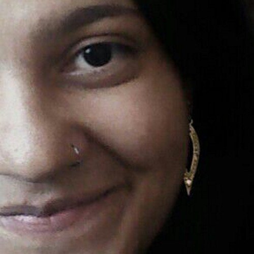 Eu faço e abuso da felicidade e não desisto dos meus sonhos. O mundo está nas mãos daqueles que tem coragem de sonhar e correr o risco de viver seus sonhos.