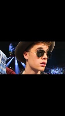 Justin Follow me please I love U @justinbieber