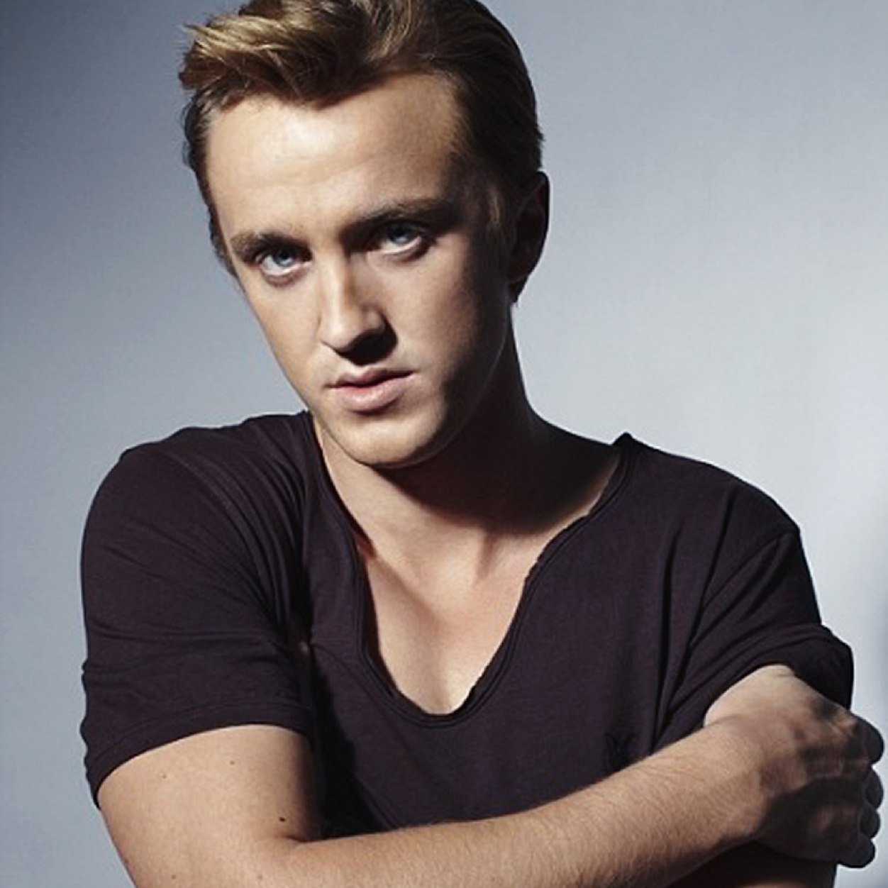 StillVeryVain's profile picture. You don't understand what I went through, I never had a chance. You do. Choose your path correctly or you won't have anyone. #TheLegacy