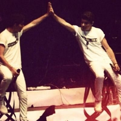 Nosotros, como somos dos tios sevillanos, solemos ir a por las chicas guapas... *06-02-2014* @DanieloviedoM @_Jesus_OM