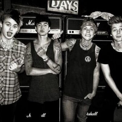 v_o_t_e_4_5sos's profile picture. VOTE 5sos!