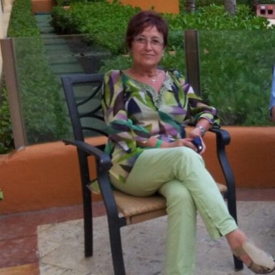 Pirinenca pels quatre costats, la meva terra és el centre de l’univers. M’agrada viatjar a mons molt diferents al meu. Infermera de professió i vocació.