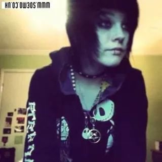 a emo girl who loves meeting New things in life no mean people please