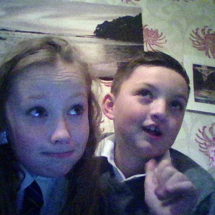 i aint the girl! da boy. soutout to jacksepticeye he is suck a BOSSSSS and fives all round