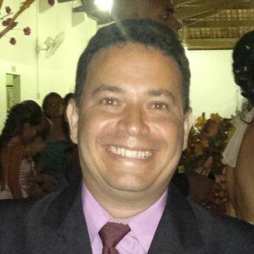 Formado em Administração e Análise de Sistemas/ Pós-Graduação em Sistema de Informação/ Especialista em Marketing Digital/ Melhor método do Mercado Digital