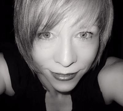 julie_shmooly's profile picture. 