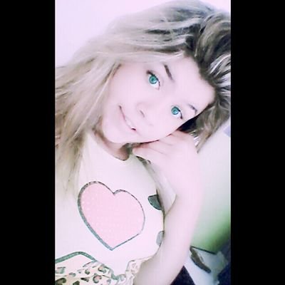 stephanielari11's profile picture. Quero tudo aquilo que me faz bem! Sorria mais, transmita paz, não desista jamais.