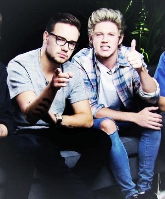 @sarah_l_n_h_z_l gave you this follow so follow her instead of this acc! ask 4 a fback if u want one! →→→@sarah_l_n_h_z_l ←←←