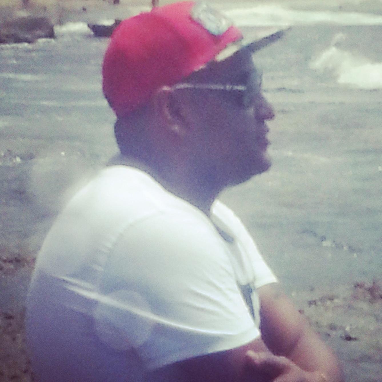 Living My Life Al Maximo Hakuna Matata is the motto Music Addict My Media Lemon Seeking Love My Family